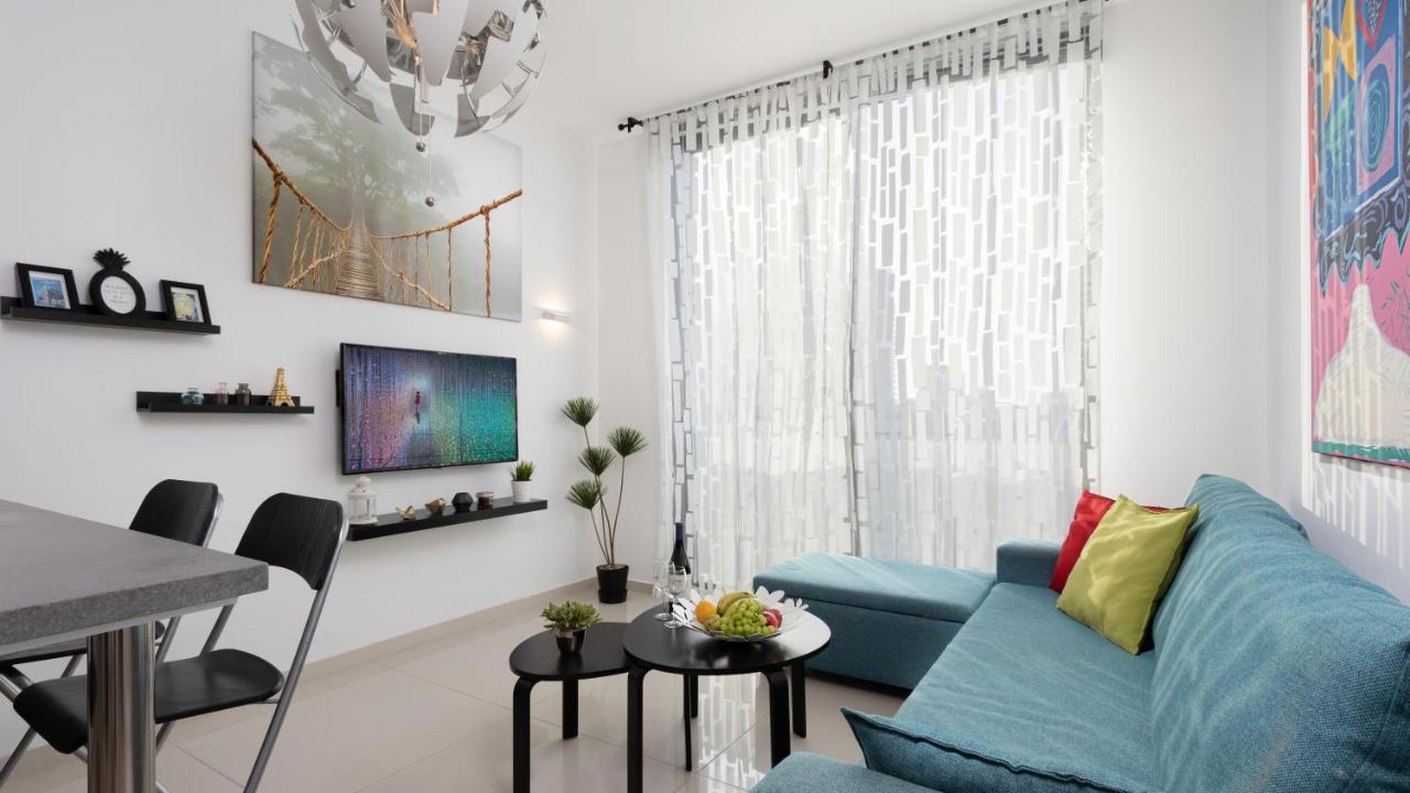 Stylish 1Br Flat For 4 Ppl In Allenby By Holyguest Tel Aviv Bagian luar foto